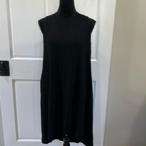 Famulily Size Sm NWOT, hi-low dress with pockets, excellent condition